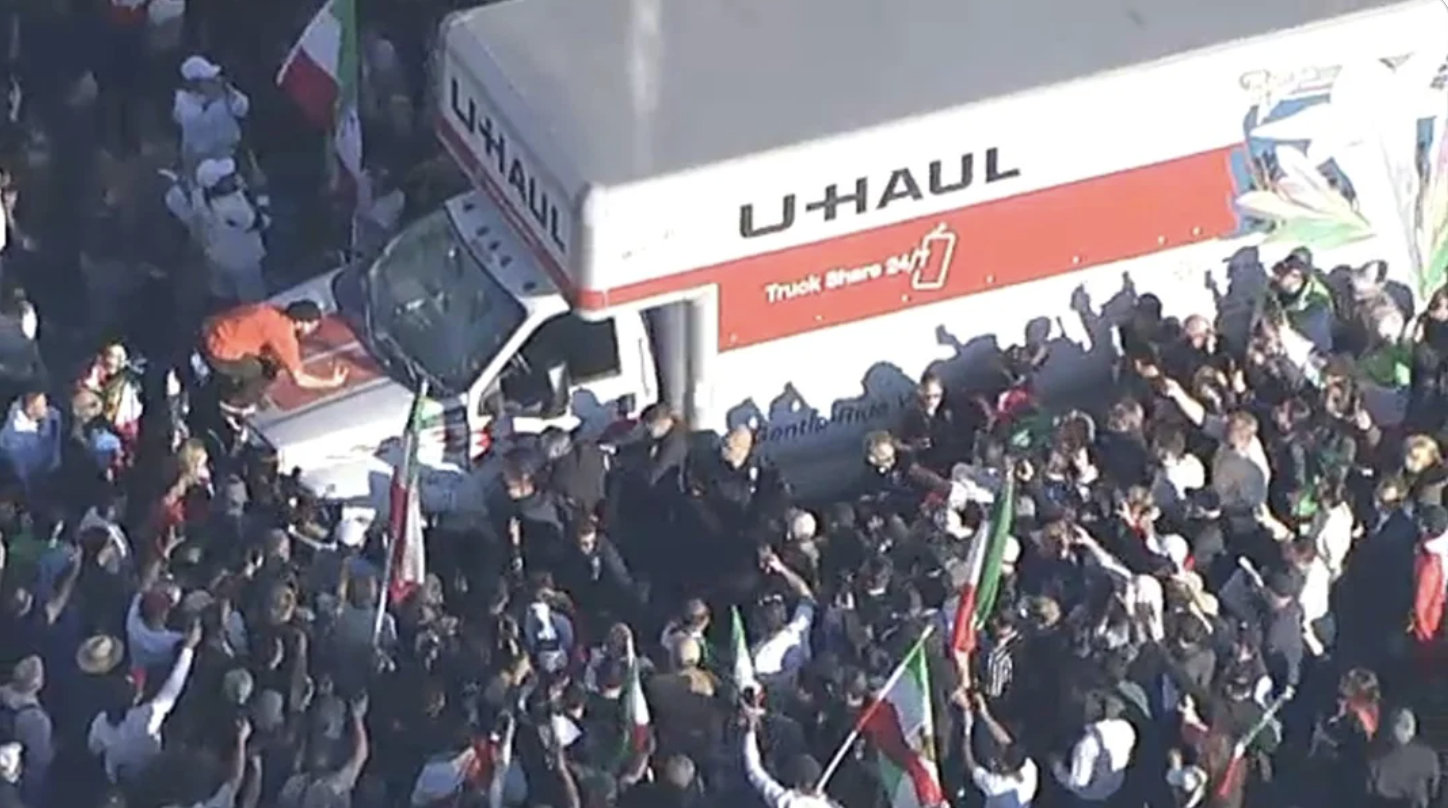 U-Haul With 'Don't Repeat 1953' Iran Coup Slogan Ploughs Through Protesters in LA, Injuring Several