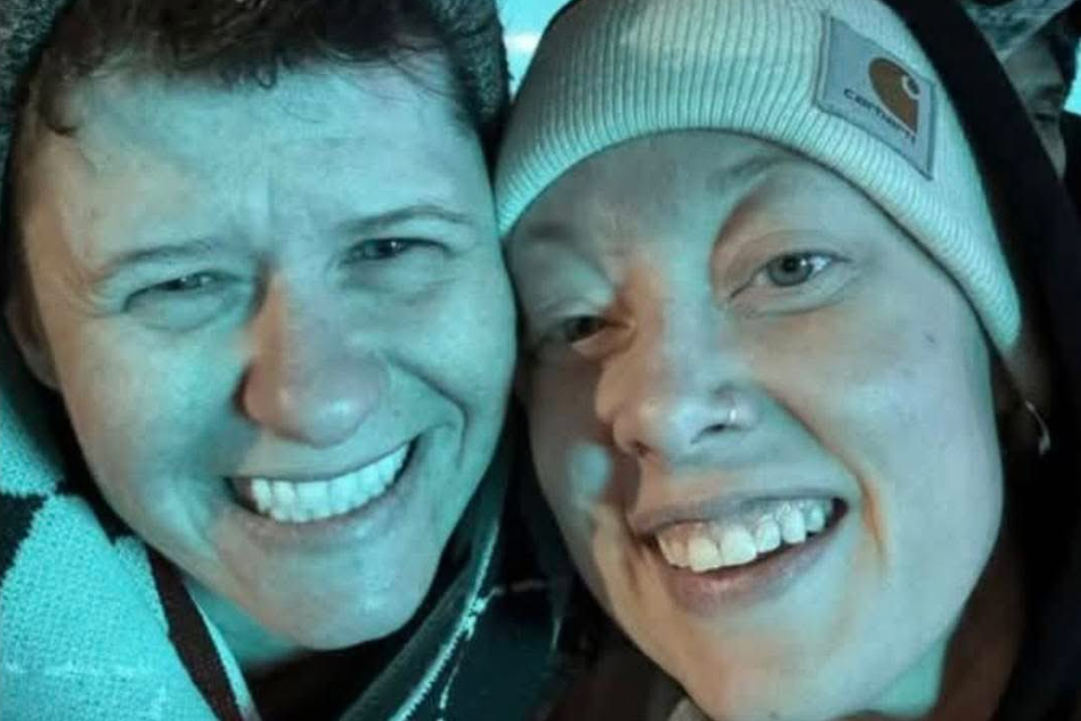 レベッカ・グッド、殺害された妻への最後の言葉を映像で捉え、ICEの「妨害」で追及される