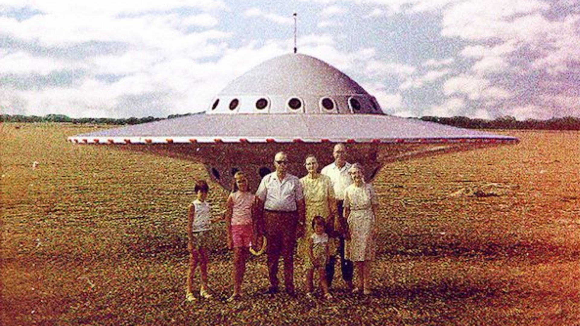 Top Scientist Jacques Vallée Says UFO Databases Logged 260,000 Sightings and 'Non-Human Creatures'