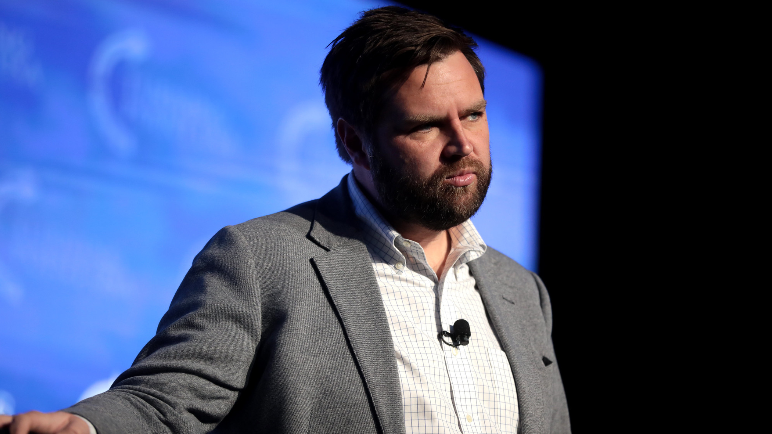 JD Vance Claims ICE Agents Have ‘Absolute Immunity’ Then Later Says He Didn’t Mean That   www.ibtimes.co.uk