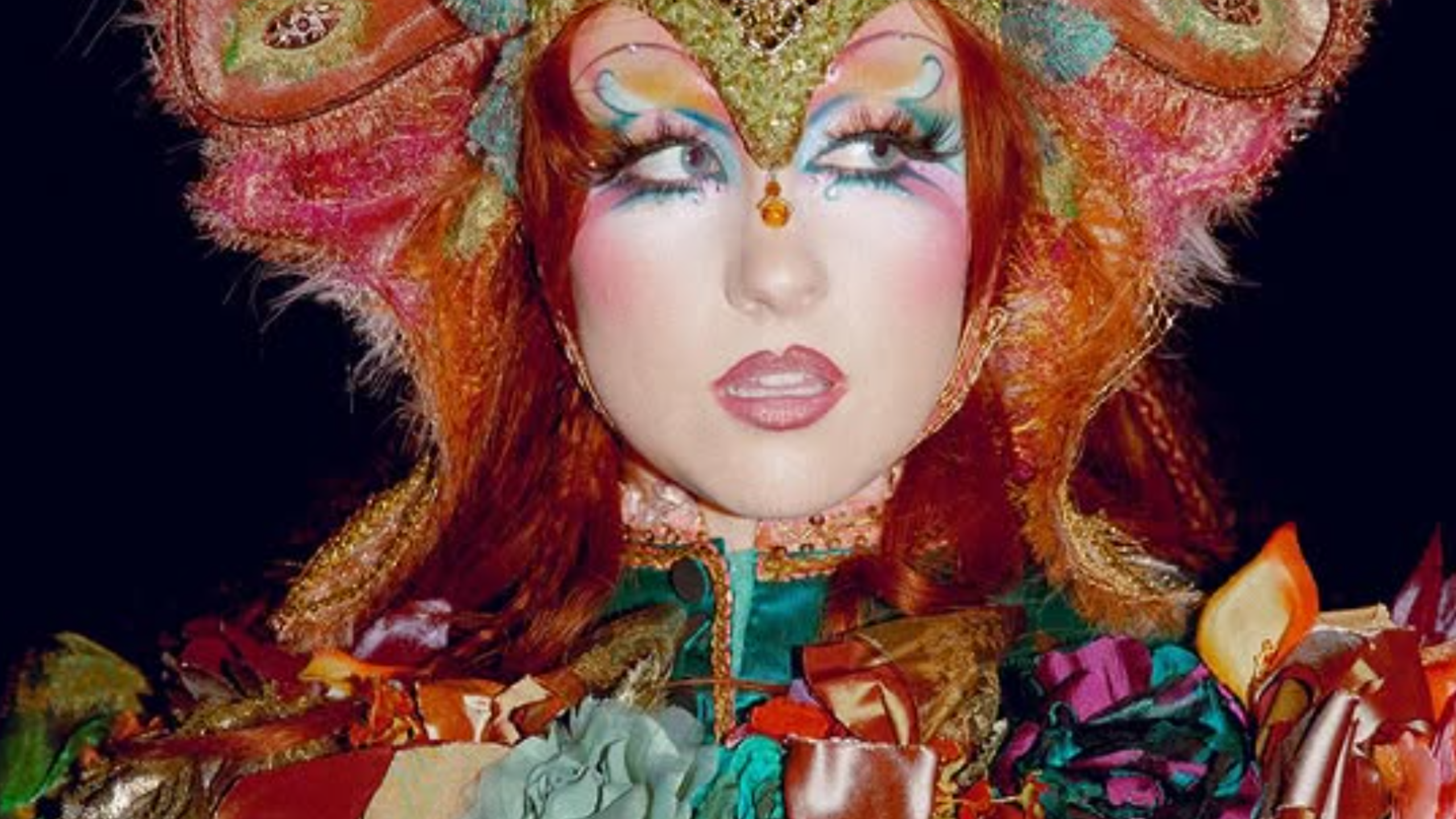 10 Photos Of Chappell Roan After Her Naked Dress Singer Songwriter Chappell Roan 