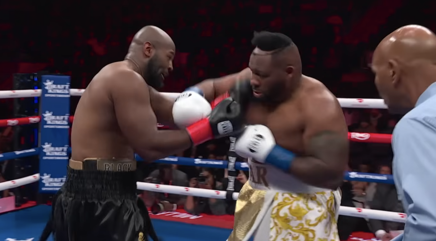 0 Down the Drain: Boxer Jarrell Miller’s Toupee Flies Off Mid-Bout — But He Still Wins   www.ibtimes.co.uk