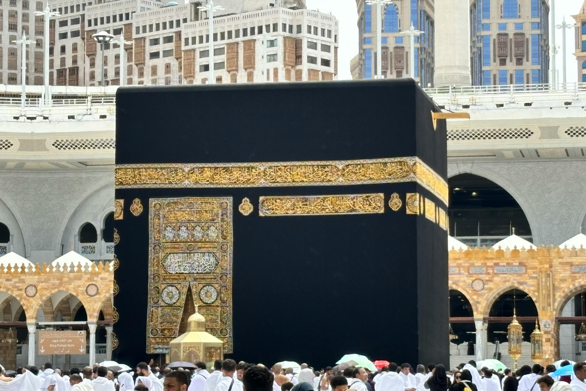 Kaaba Sacred Cloth Shipped to Epstein? 2017 Emails Reveal UAE-Linked Contacts   www.ibtimes.co.uk