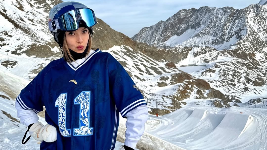 10 Photos of Eileen Gu: A Glimpse of the 2026 Winter Olympics Skiing Golden Girl and Glamour Model's Life