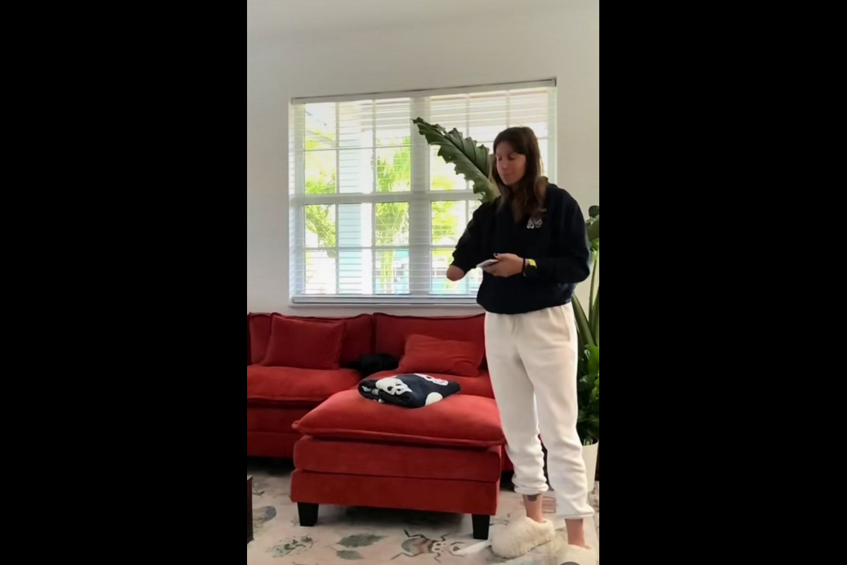 Florida Woman Gets Pulled Over for Texting While Driving—Despite Having Only One Hand