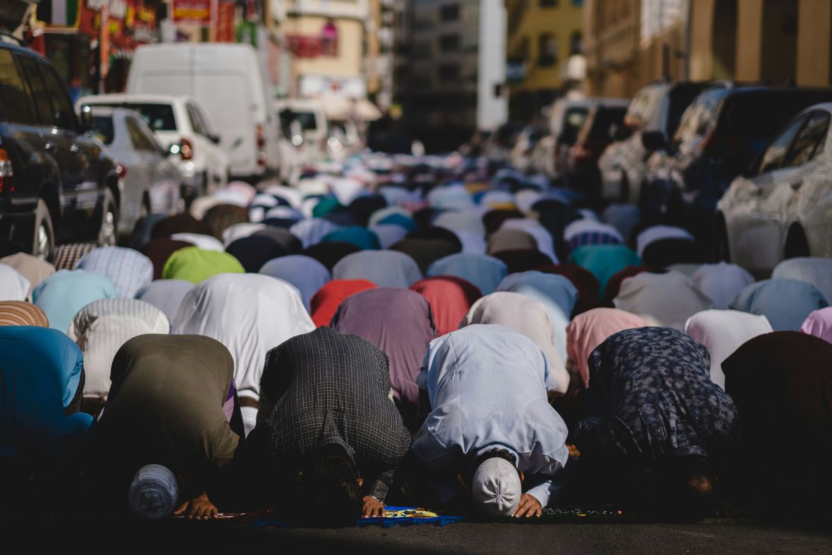 Japan Parliament Ceremony Fuels Islam Ban Rumour — Here's the Truth