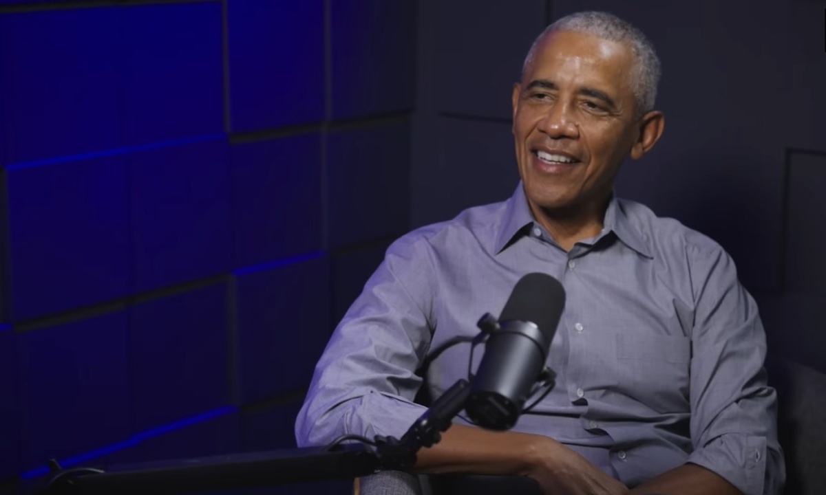 Astrophysicist Defends Barack Obama's Viral 'Aliens Are Real' Comments, Calling It a 'Scientifically Literate' Answer