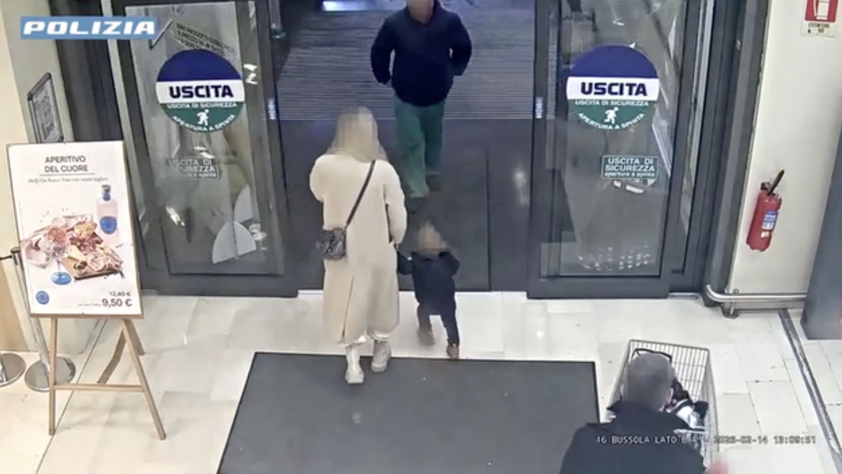 Toddler Left With Broken Thigh After Mum's Desperate 'Tug of War' With Kidnapper In Supermarket