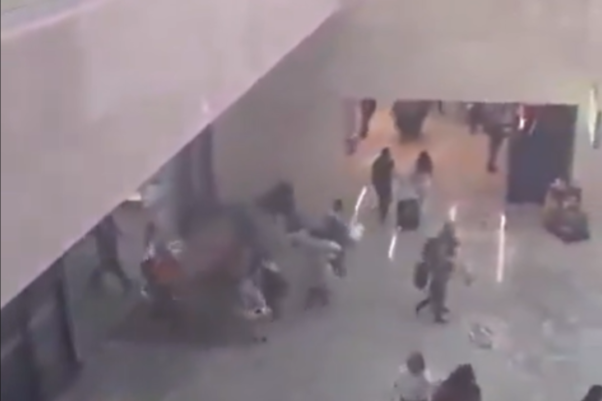 Armed CJNG Members Storm Guadalajara Airport and Threaten to Force Entry Into Homes and Hotels as Mexico's Jalisco Descends Into Chaos