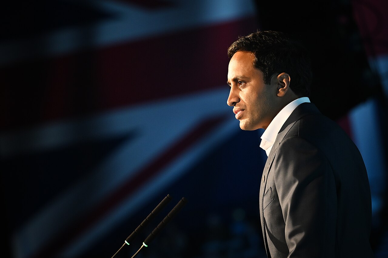 Reform UK's New Deportation Agency Mirrors Trump's 'Authoritarian Cruelty,' Plans to Detain 20,000 Migrants