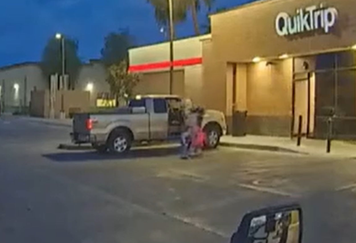 Clip of Abducted 3-Year-Old in QuickTrip in Arizona
