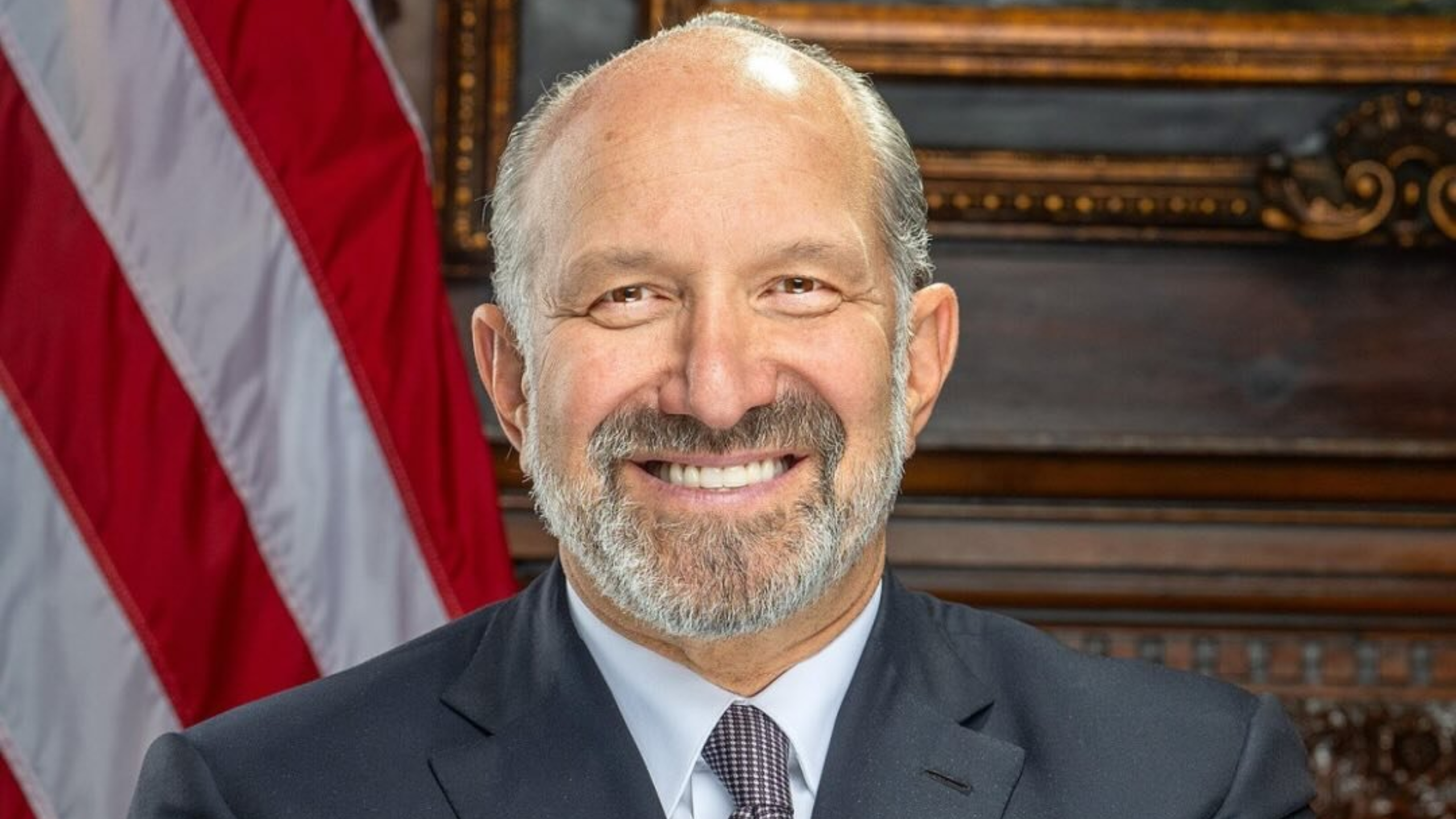 Epstein Files Reveal Commerce Secretary Howard Lutnick Planned Private Yacht Dinner With 8 Children Aboard