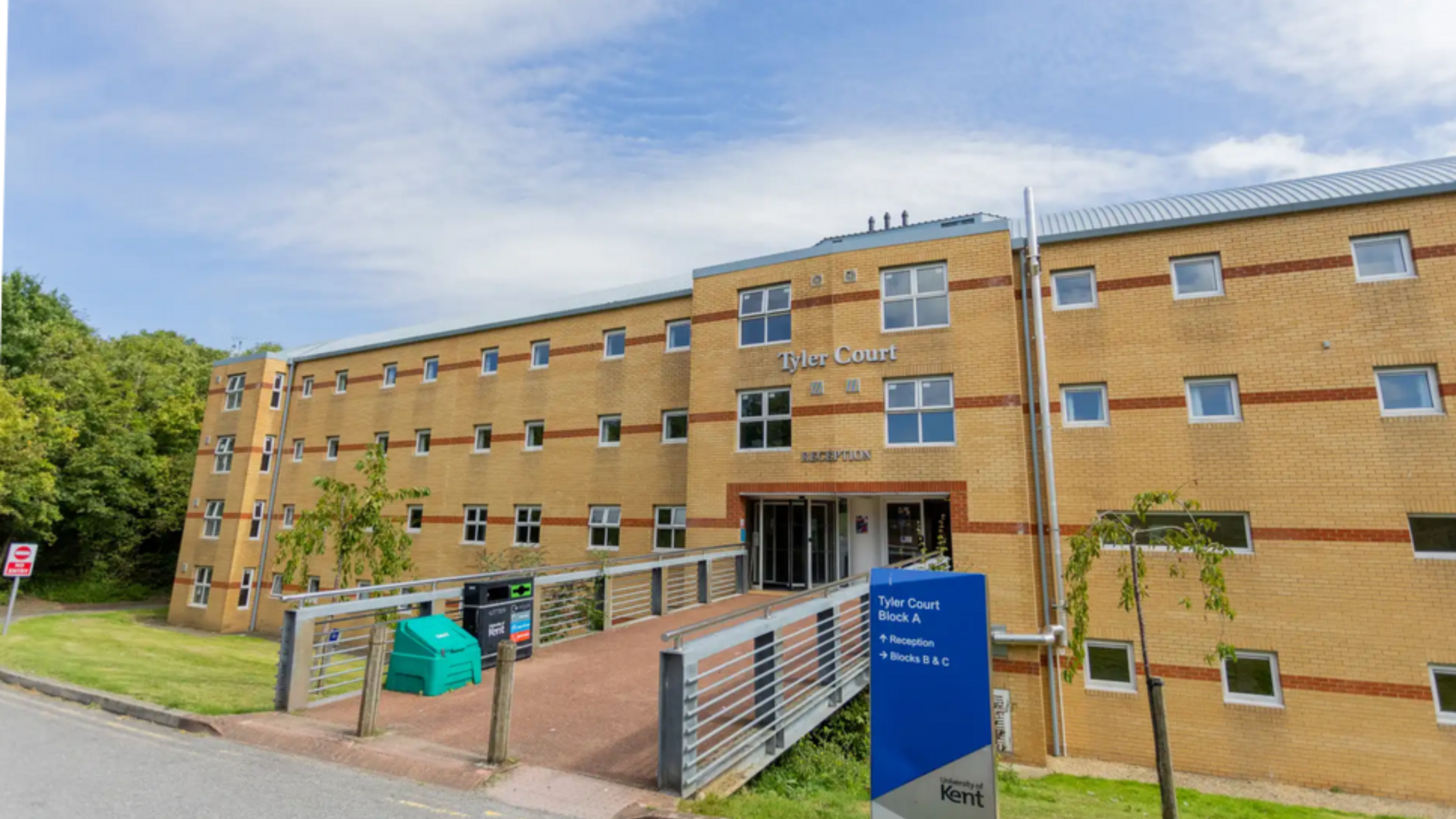 Meningitis Outbreak Near University of Kent Kills Two, 30,000 Alerted   www.ibtimes.co.uk