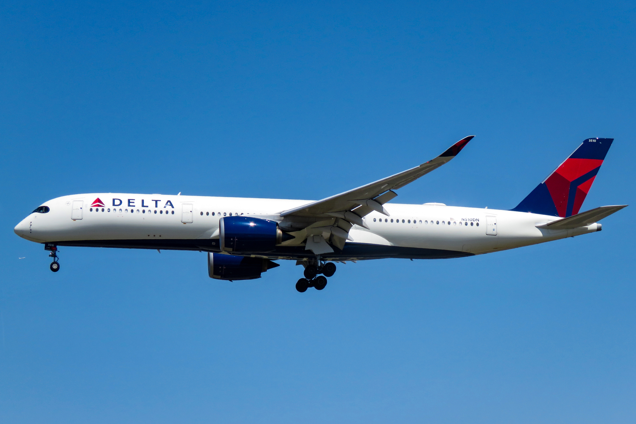 Delta CEO Reveals 8 Record Sales Days This Quarter as Iran War Fails to Dent Bookings