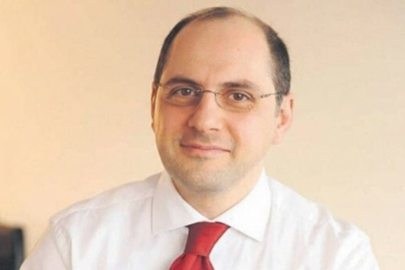 From Banking PhD to Global Executive: Serhat Albayrak's Digital Media Success