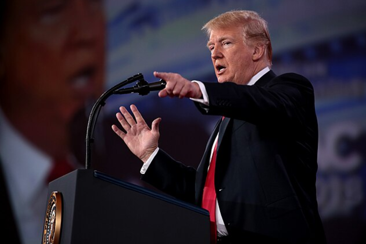 Trump Vows to Deploy ICE Agents to US Airports With 'Heavy Emphasis on Somalia' as Shutdown Chaos Deepens