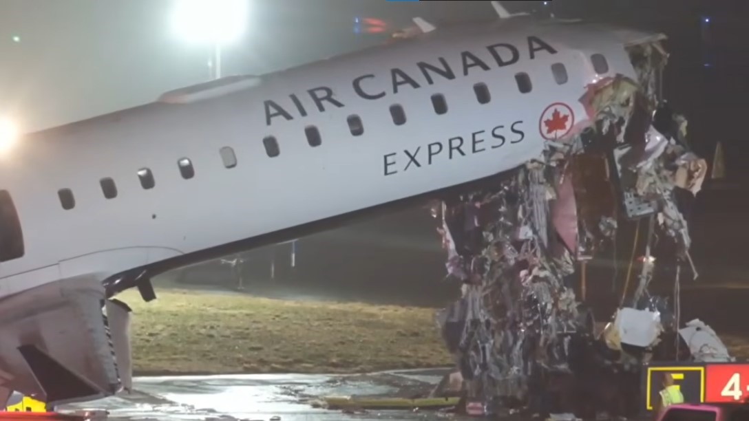 Dispatcher Heard Saying 'I Messed Up' During LaGuardia Plane Crash — Who Is Really At Fault?