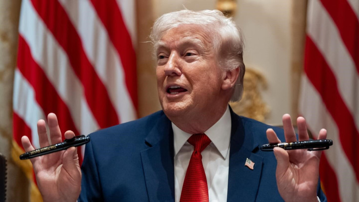 Donald Trump w/ Sharpies