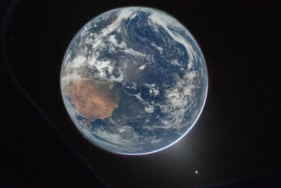 iPhone 17 Pro Max image of Earth