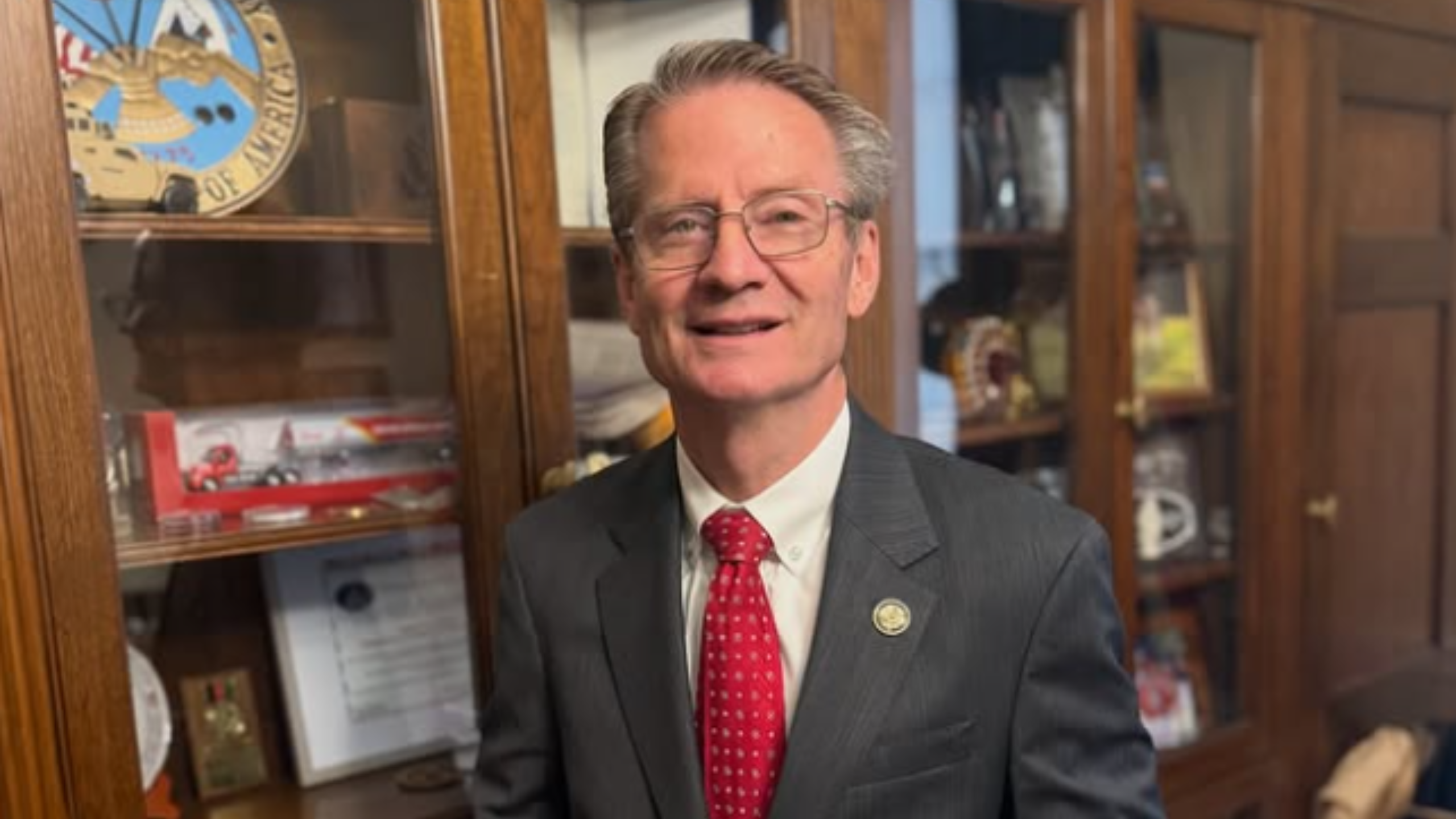 Congressman Claims He Saw Alien Reports That Could Unglue the Nation, Says Americans Would Be Up at Night