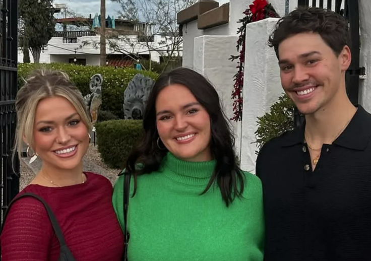 Noah Beck with his sisters, Tatum and Haley