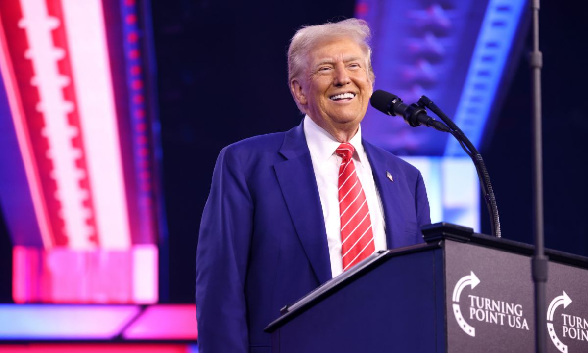 Trump Health Rumours: 'Swollen Ankles' Could Allegedly Indicate More Serious Issues With His Heart, Kidney, Cognitive Abilities