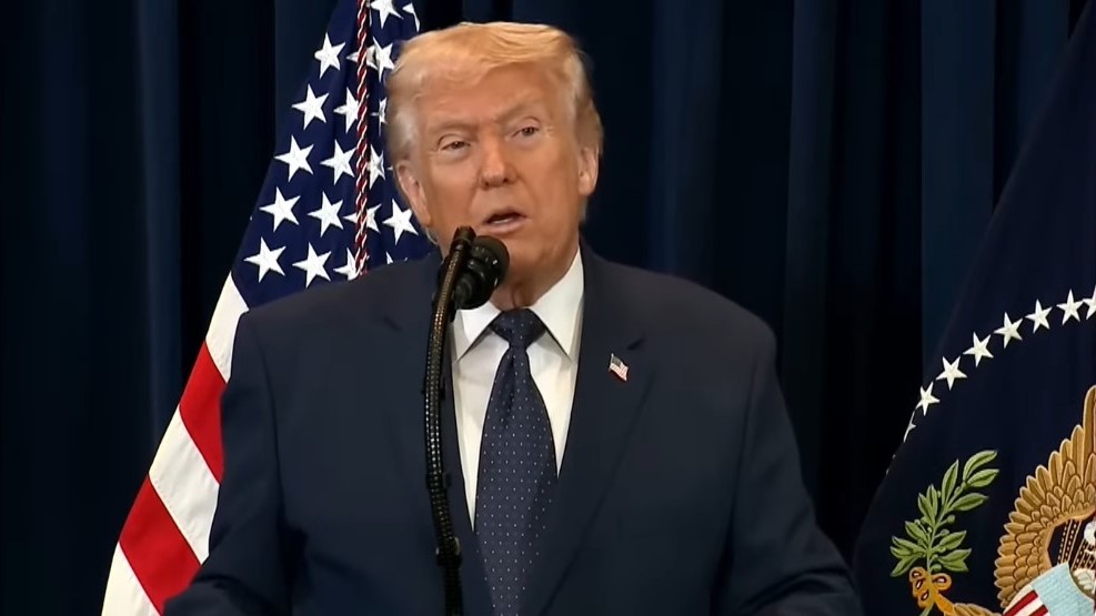 Donald Trump Says UK Is Helping—Keir Starmer Quickly Disagrees, Online Mockery Ensues