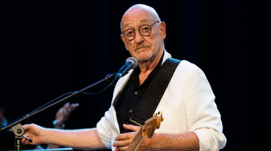 Rock Legend Dave Mason Dies at 79 After a 'Storybook Ending' Final Day at Home