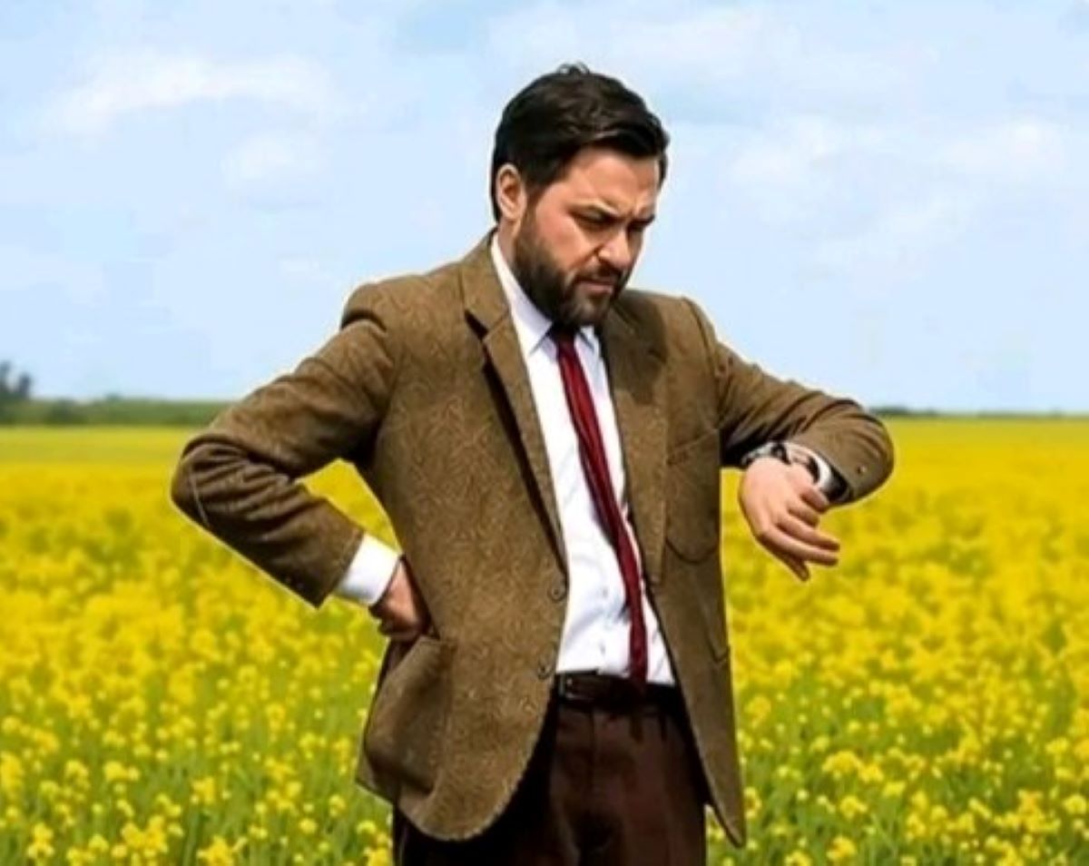 JD Vance Faces Iran Mockery as 'Mr Bean Waiting Meme' Highlights Delayed War Negotiations