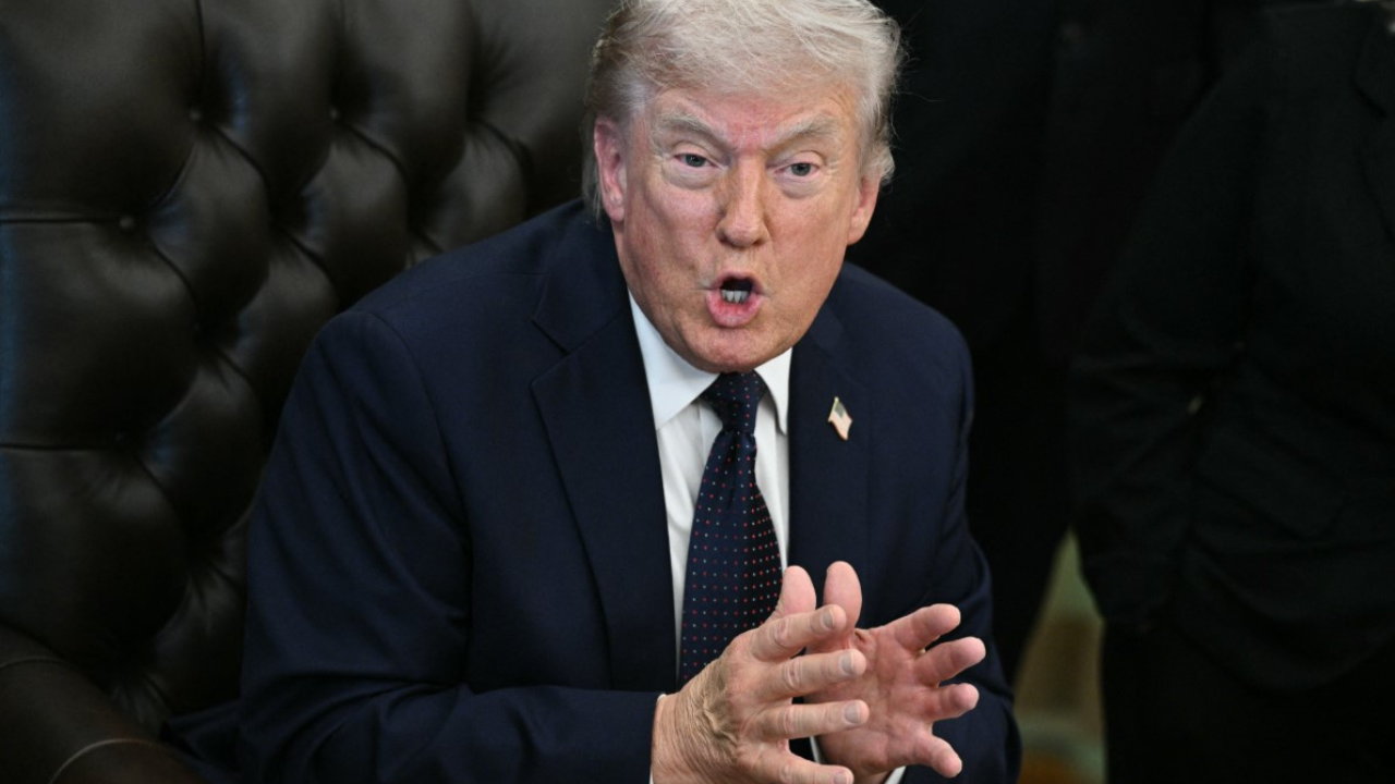 Donald Trump Used Heavy Makeup to Hide Hand Bruise During Israel-Lebanon Ceasefire Extension