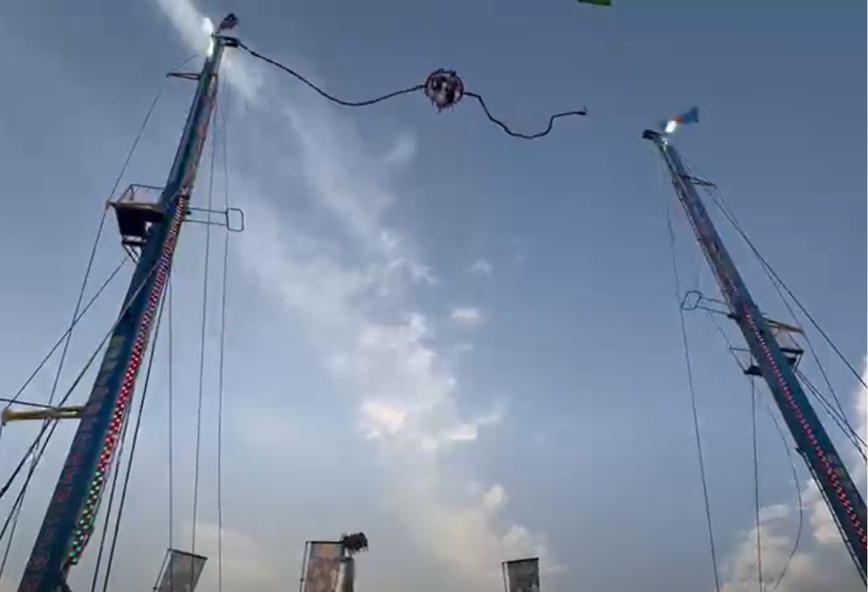 Fairground Horror in Spain: Slingshot Ride's Cable Snaps Midair in Viral Video – 4 People Injured