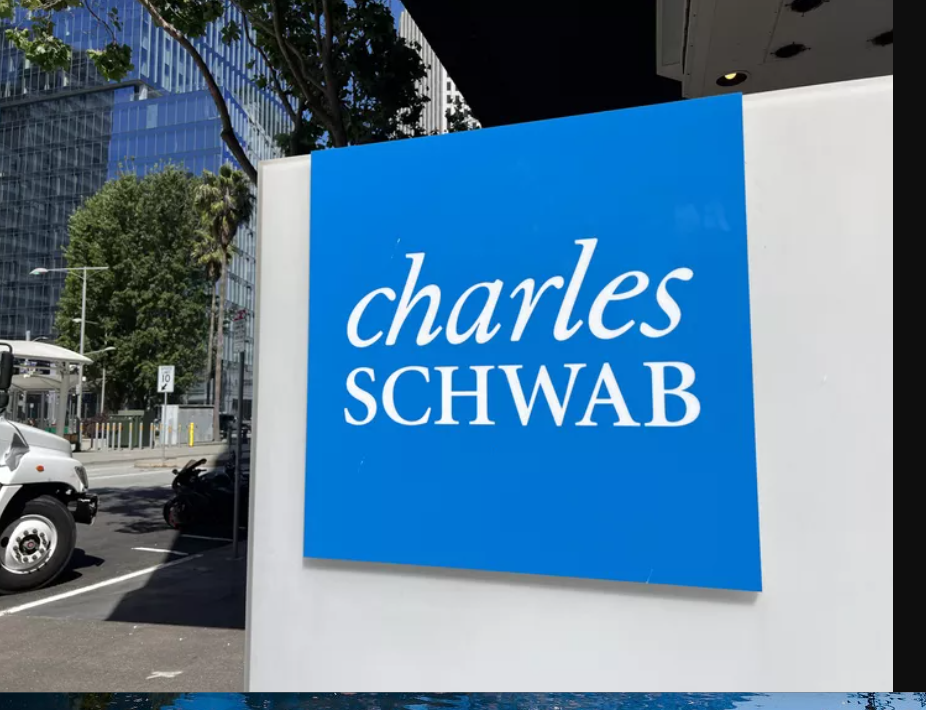 Charles Schwab Warns Even 1% Crypto Bet Can Shake Your Portfolio — Above 5% Is 'Playing With Fire'