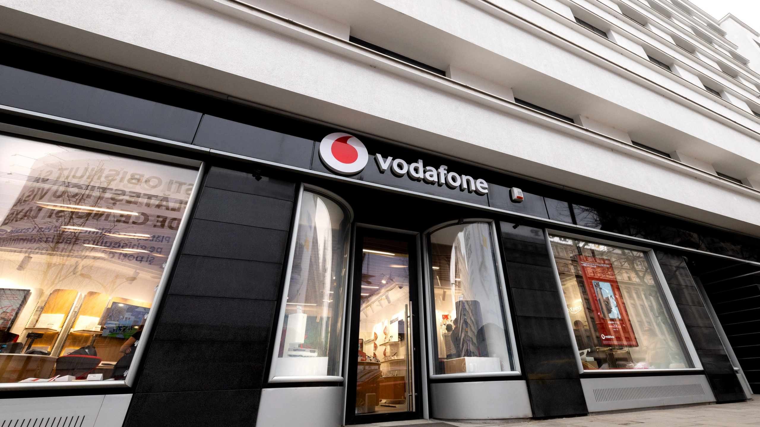 Is Vodafone Broadband Still Down? UK Users Report Nationwide Internet Outage as Downdetector Spikes Spark Panic