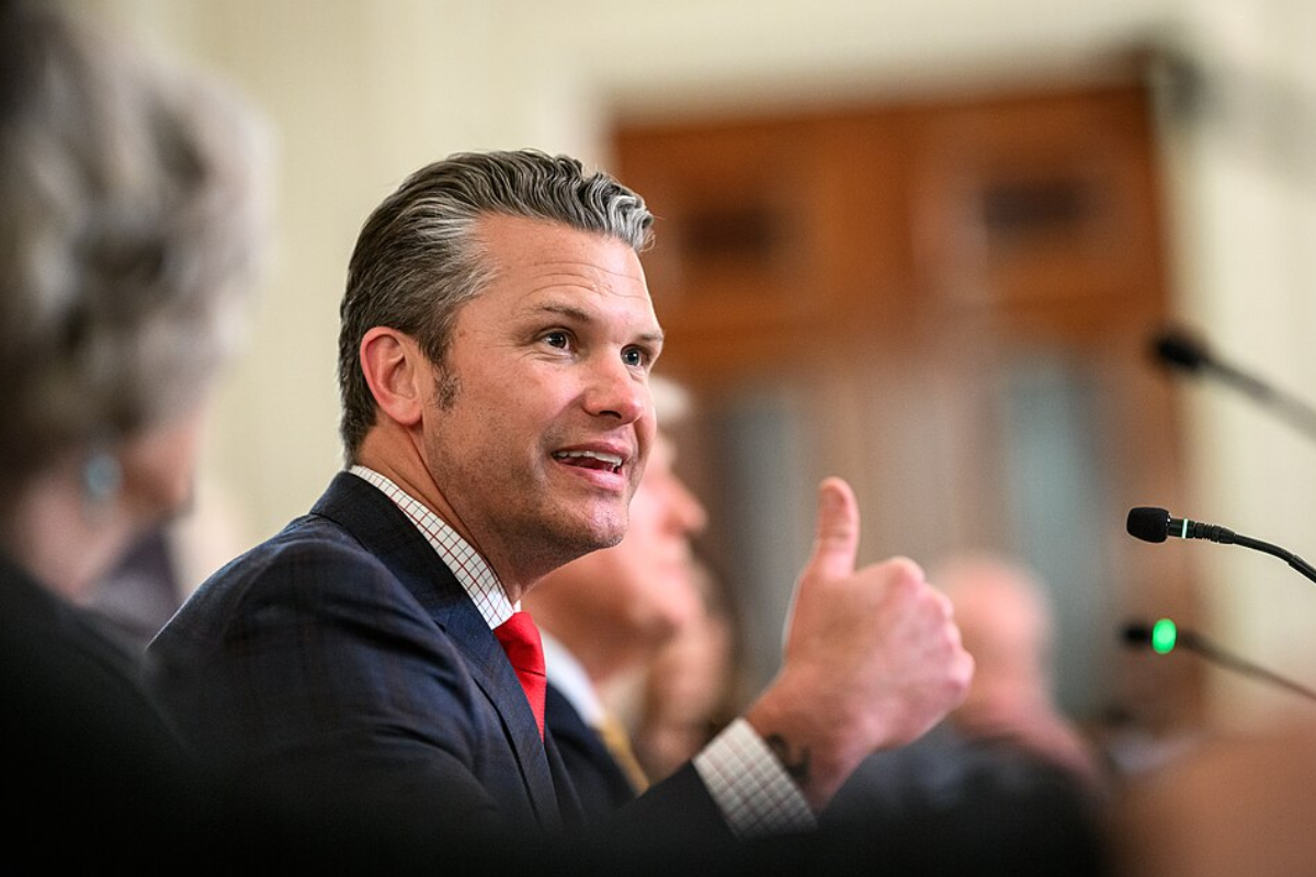 Retired Generals Warn Hegseth's Officer Purges Leave the US Military Exposed