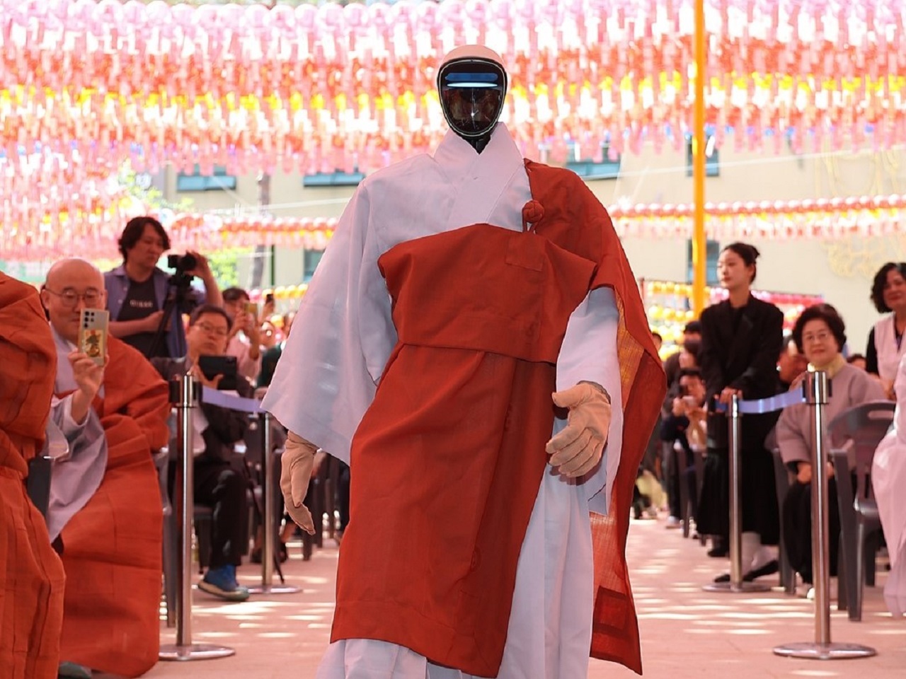 Humanoid Robot Gabi Becomes South Korea's First 'Honourary Monk' Ahead of Buddha's Birthday