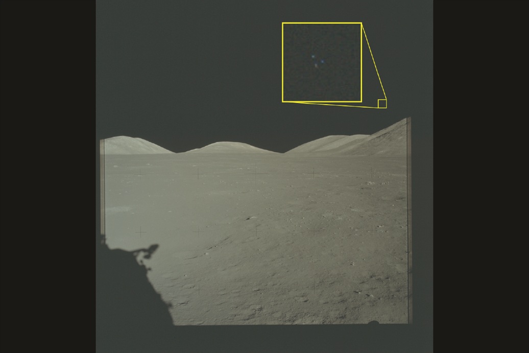 Proof of Alien Life? NASA Transcripts Reveal Bright Drifting Particles