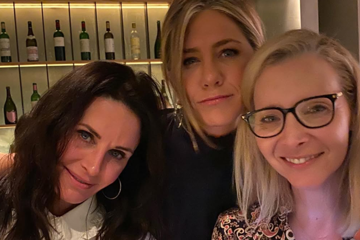 Jennifer Aniston and Lisa Kudrow Drama Explained: Why 'Friends' Fans Think the Cast Is Falling Apart