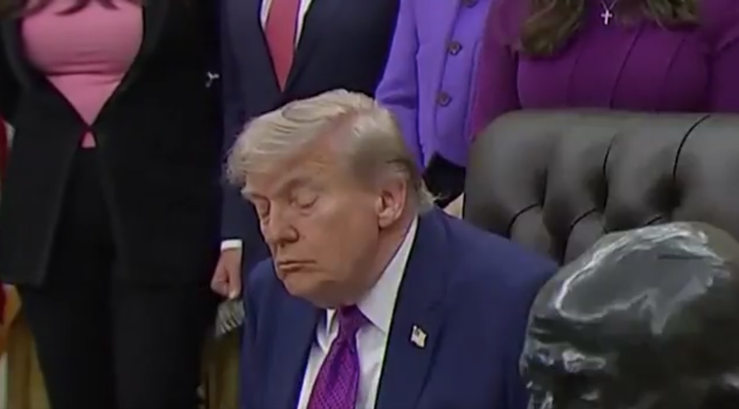 'Dozy Don' Trends After Cameras Catch Donald Trump Jolting Awake Mid-Meeting