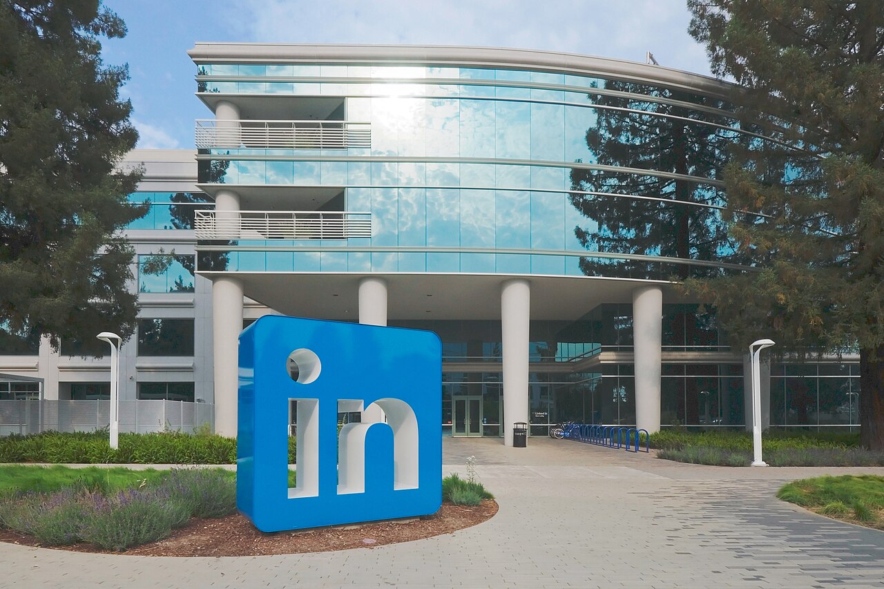 Read LinkedIn CEO's Internal Memo Announcing Layoffs as Reports Say 5% of 17,500 Workforce Faces Cuts