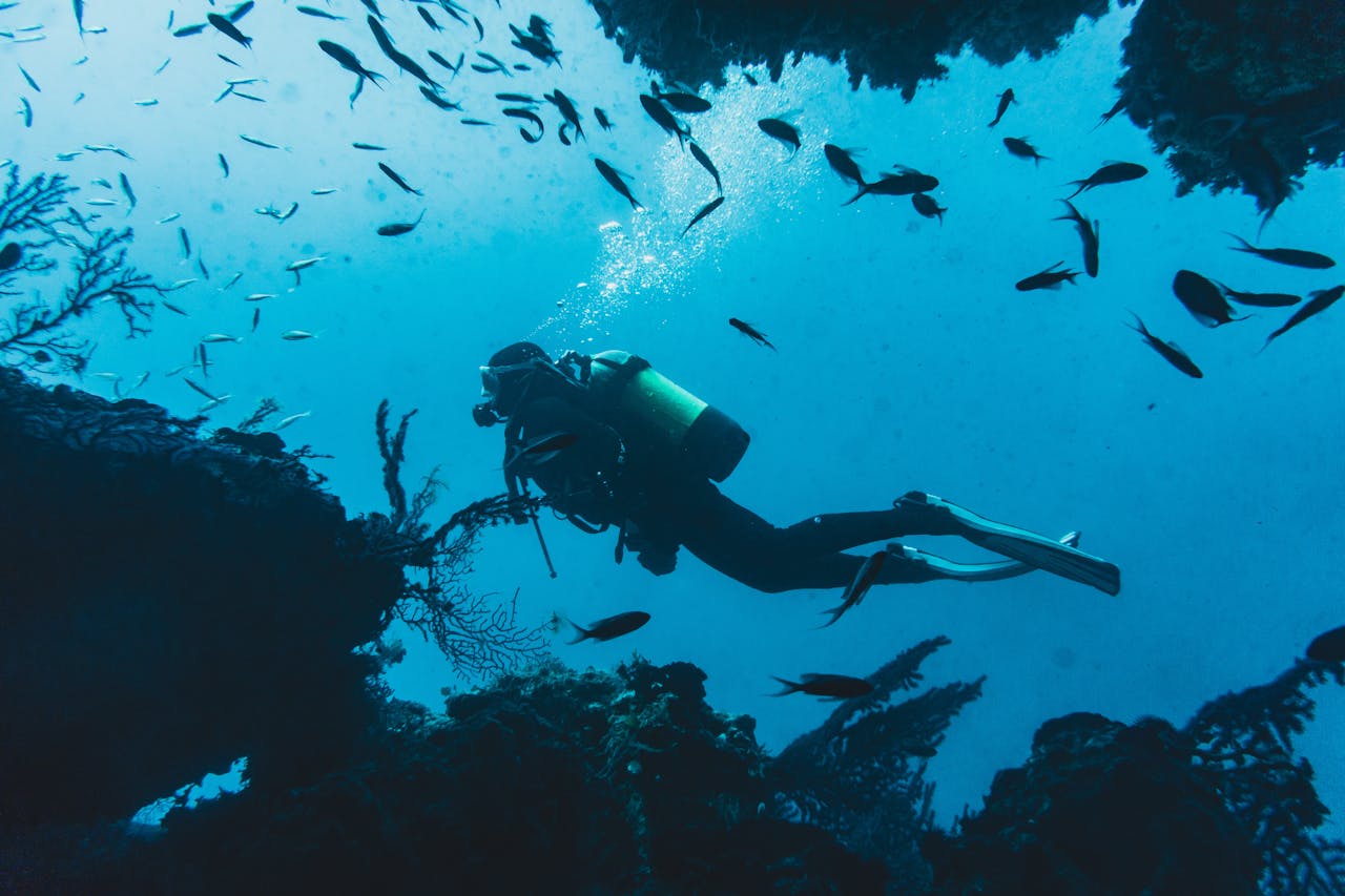 5 Italian Tourists Die During Cave Dive in Maldives: 'Worst Diving Accident' in Nation's History