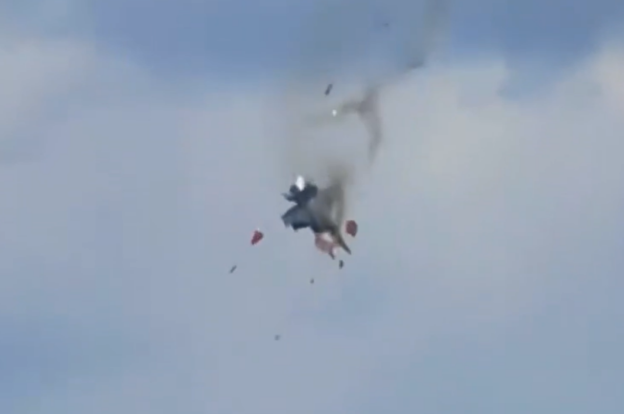 'Total Waste Of Money': Netizens Condemn Air Shows After $134M US Navy Jet Collision At Gunfighter Skies