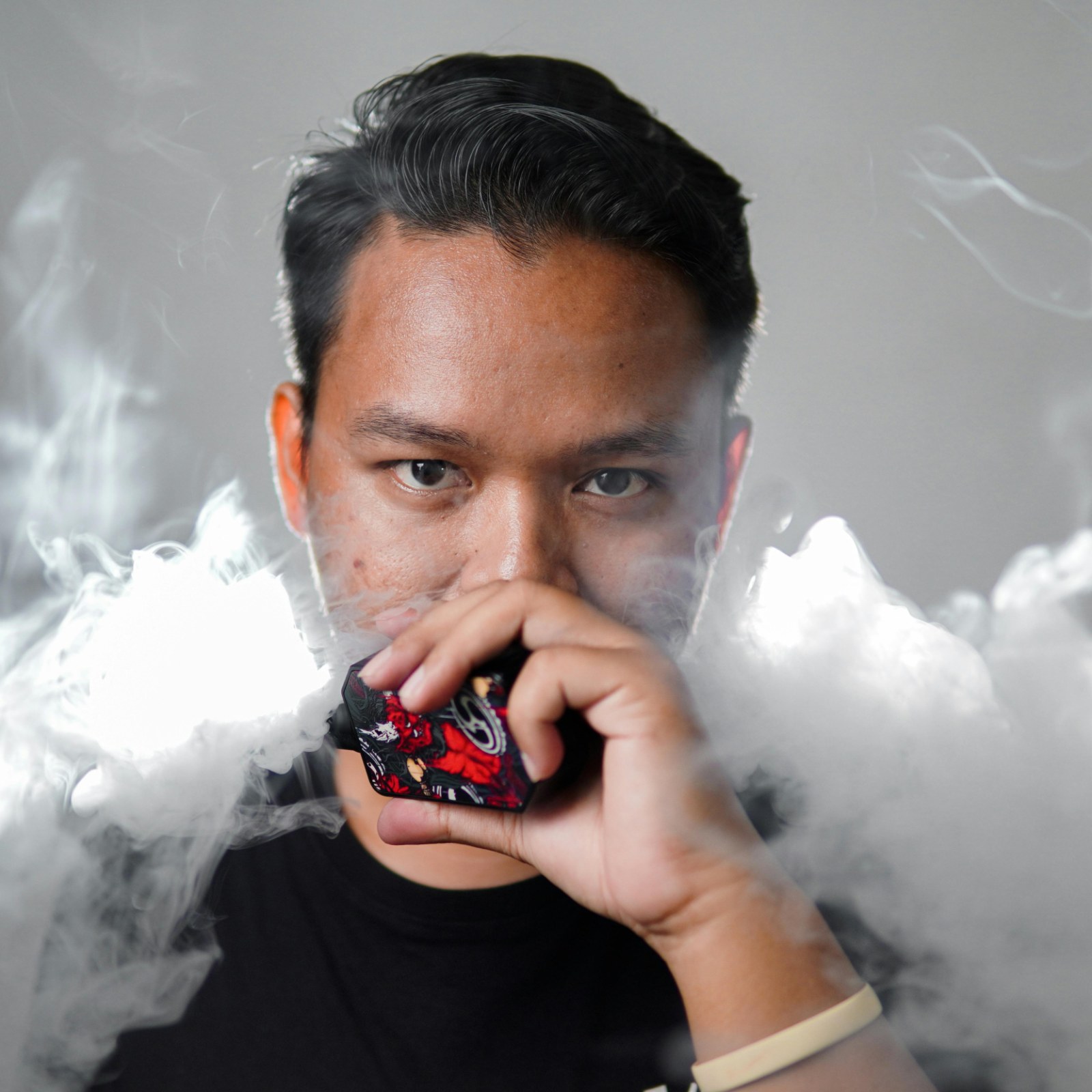 Disturbing Shenzhen Footage Shows Workers Testing 10,000 Vapes Daily as Vaping Dangers Rise | IBTimes UK Disturbing Shenzhen Footage Shows Workers Testing 10,000 Vapes Daily as Vaping Dangers Rise | IBTimes UK