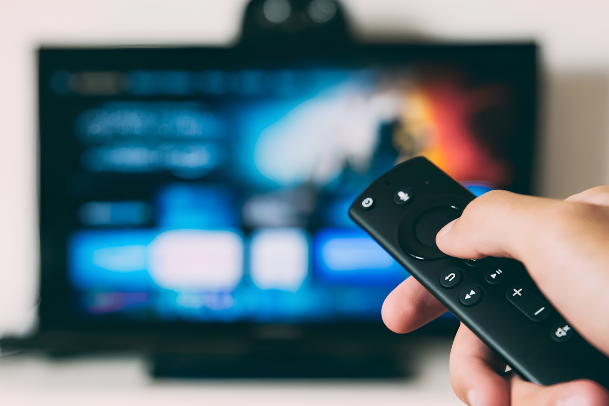 Former CIA Officer John Kiriakou Says Your Smart TV Is Spying on You Even When It Is Turned Off