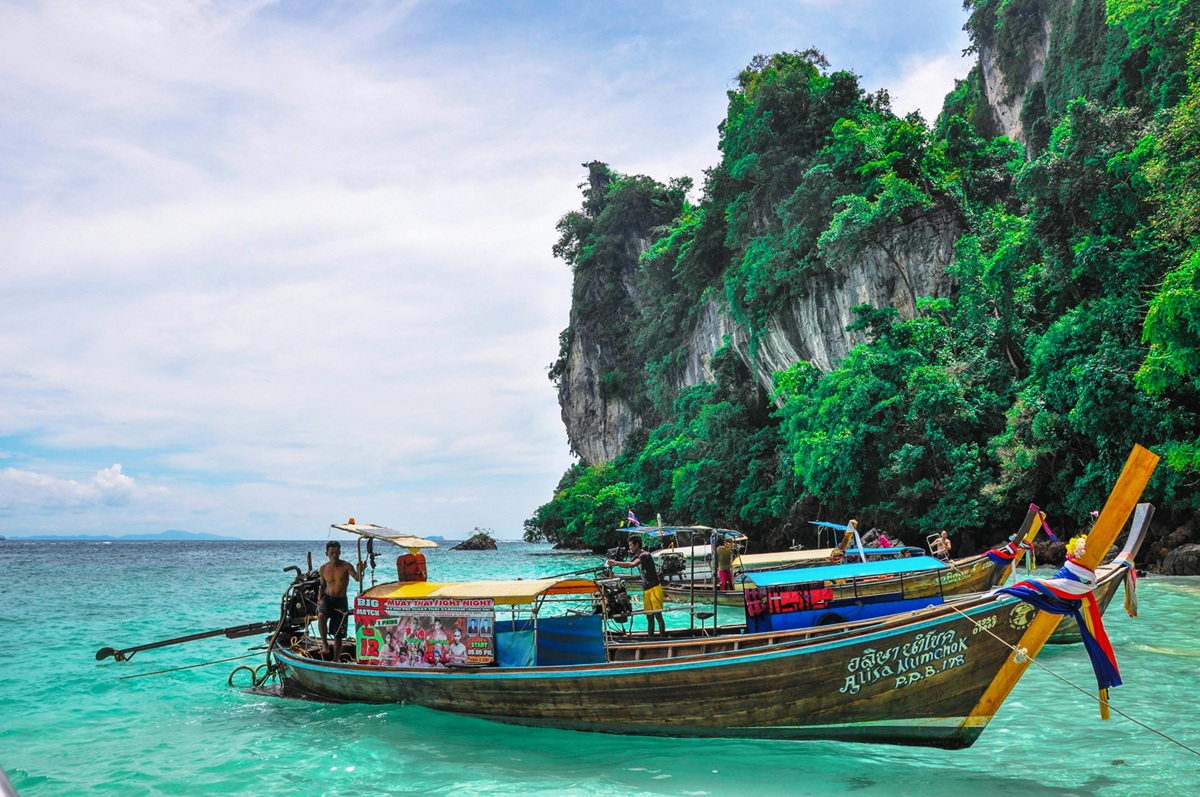 Visa-Free Stay For Brits Drastically Reduced by Authorities in Thailand Due to Drugs and Sex Trafficking Cases