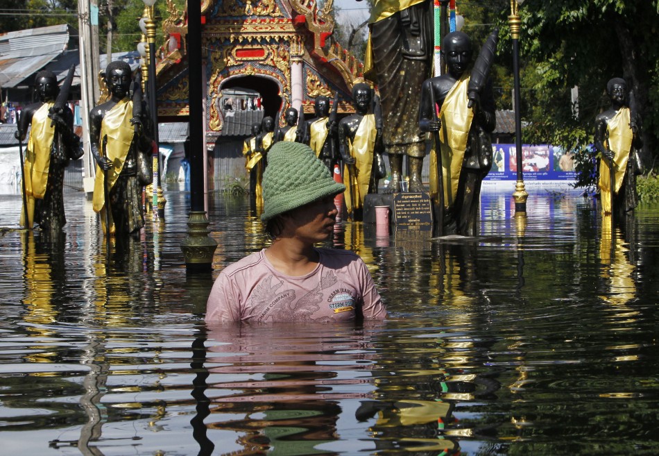 Thailand Floods A Third of the Country Under Water 30 Bn Loss to Economy PHOTOS