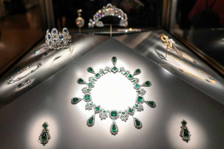 Emerald and diamond necklace stolen from the Louvre
