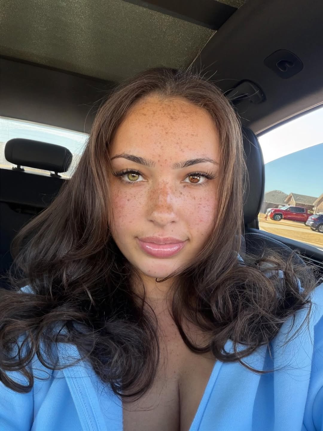 10 Photos Of Josh Jacobs Girlfriend Ash Kash Influencer s Past 