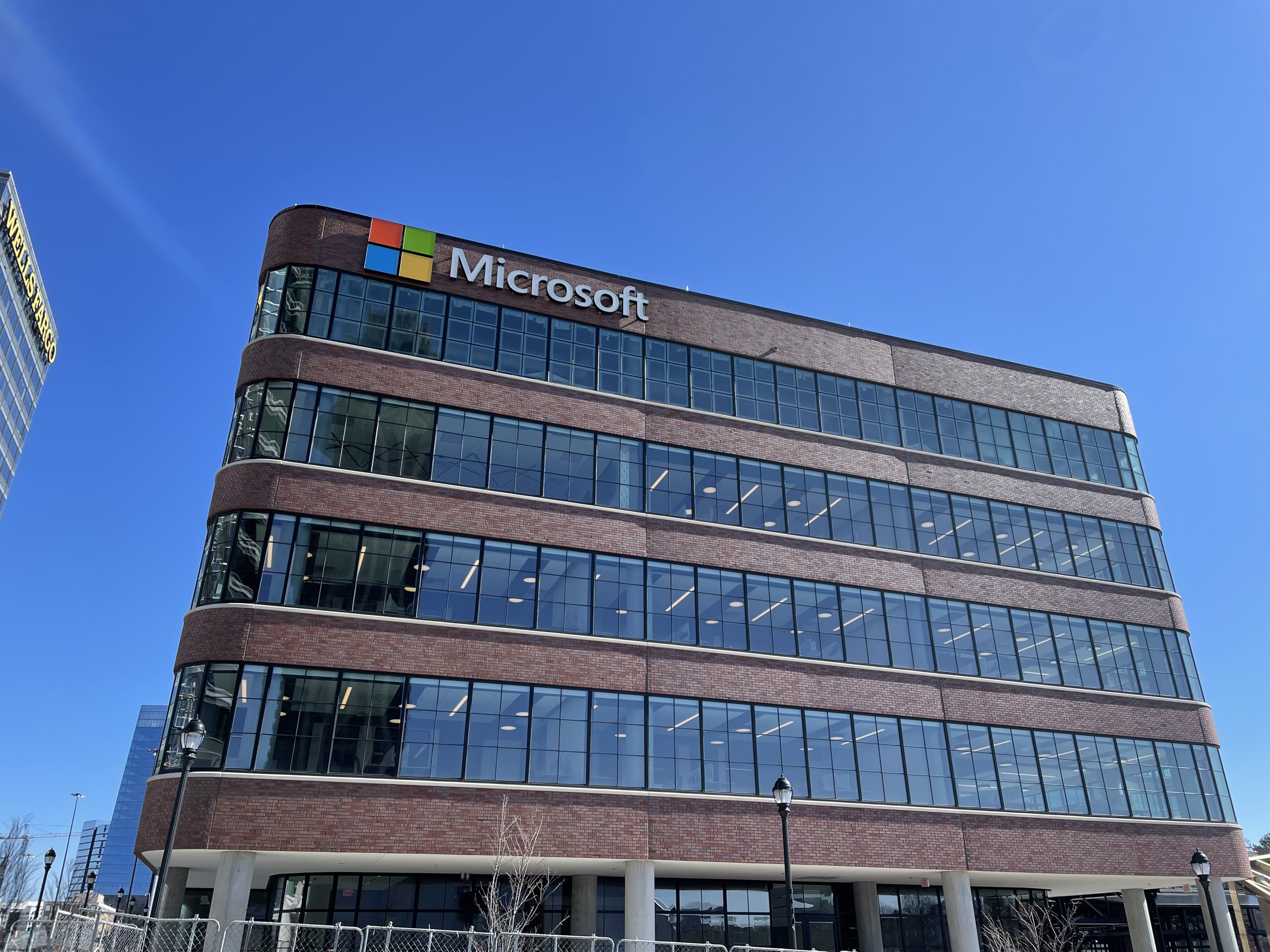 FBI Warned Hackers Can Bypass Microsoft Outlook, Teams and 365 Without Your Password—Here's What You Should Do