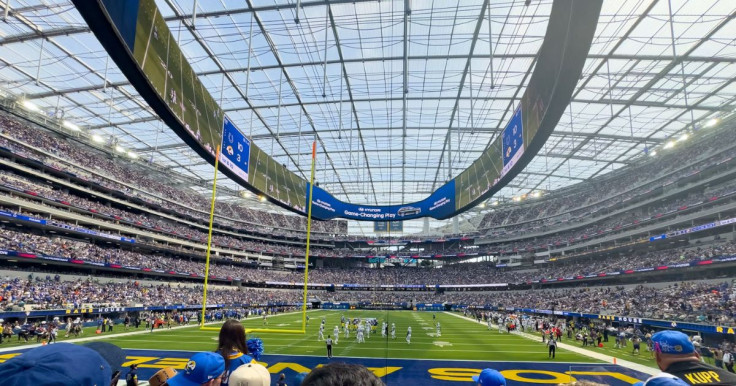 SoFi Stadium Cheering crowd
