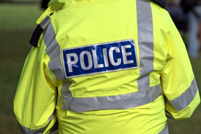 Video Show UK Police Puncing Girls